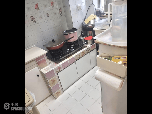 Sai Wan Ho - 210, Shau Kei Wan Road 08