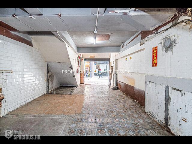 Central - 50, Gage Street 01