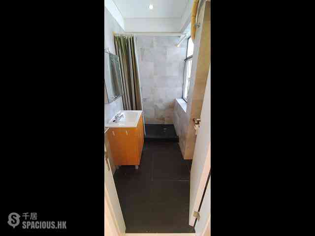 Central - 13, Gough Street 01