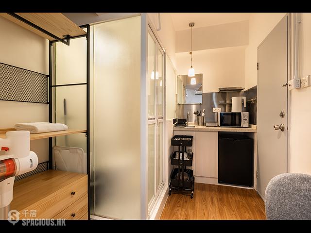 Central - 156-158, Wellington Street 01