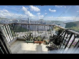 Tsuen Wan - The Cairnhill Phase 1 Block 8 08