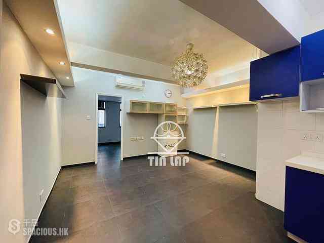 Sheung Wan - 132-134, Wing Lok Street 01