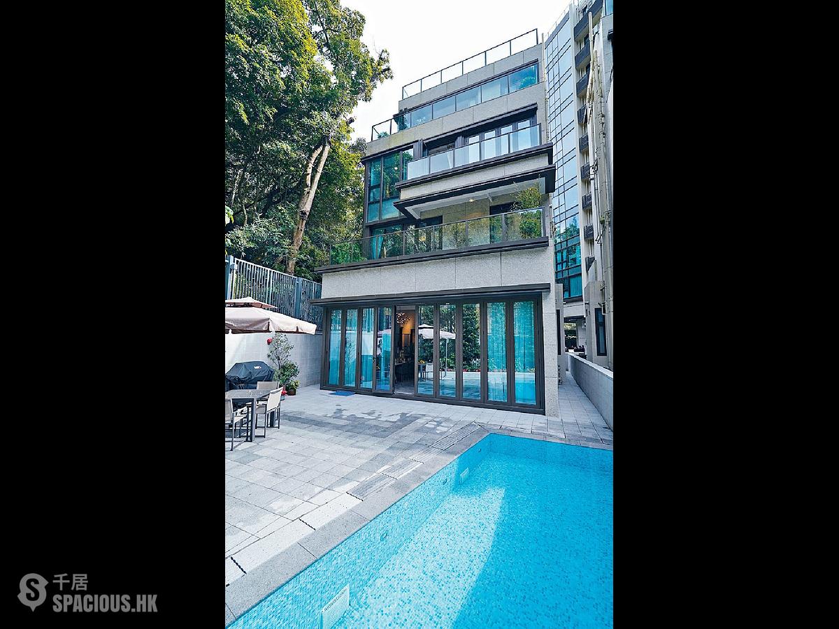 Sha Tin - Mount Arcadia Block 1 01