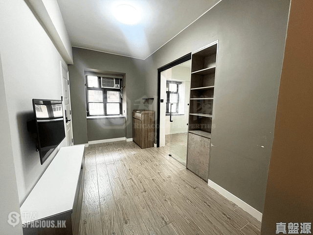 North Point - Yu Wai Mansion 01