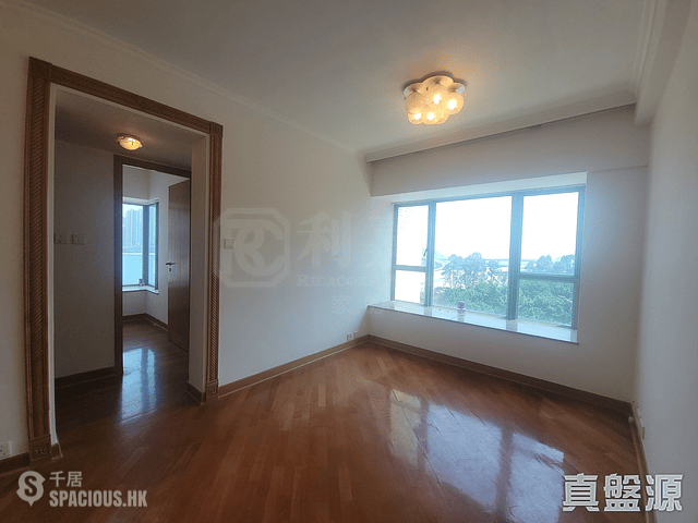 Tiu Keng Leng - Ocean Shores Phase 1 Block 2 01