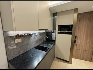 Sai Ying Pun - Des Voeux W Residence 02