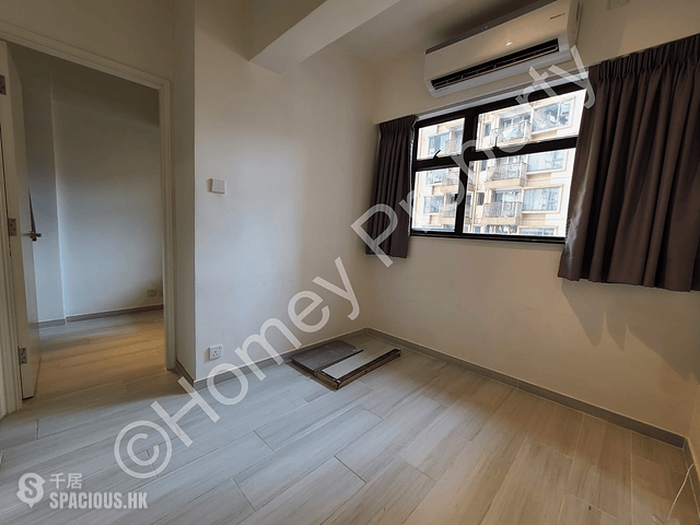 Wan Chai - Hung Yip Building 04