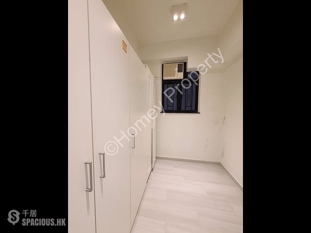 Wan Chai - Hung Yip Building 07