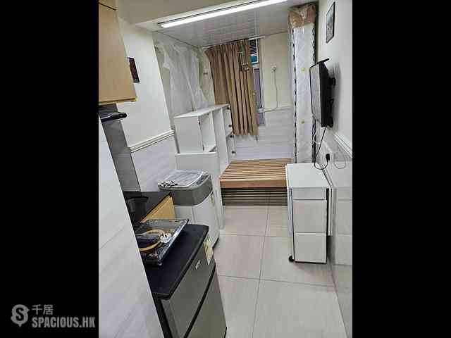 Sheung Wan - 277, Des Voeux Road Central 01