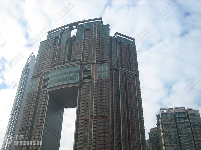 West Kowloon - The Arch Moon Tower (Block 2A) 01