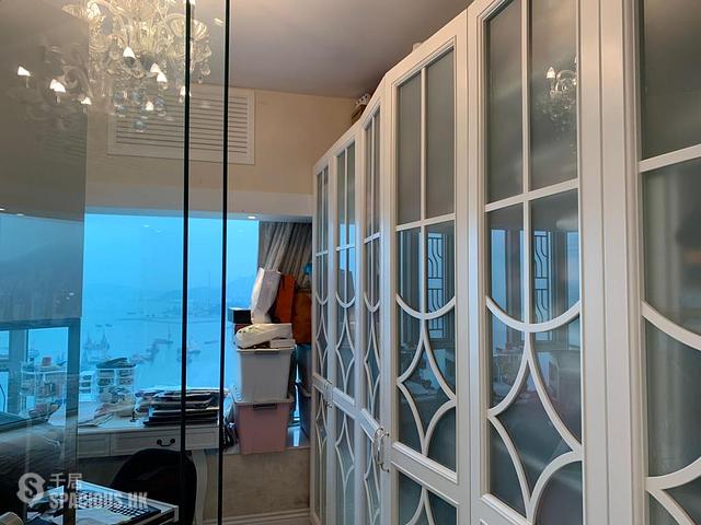 West Kowloon - Sorrento Phase 2 Block 1 11