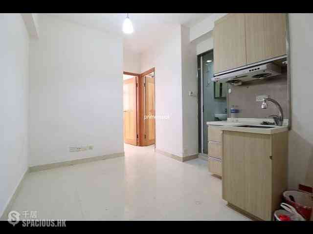 Wan Chai - 135, Queen's Road East 01