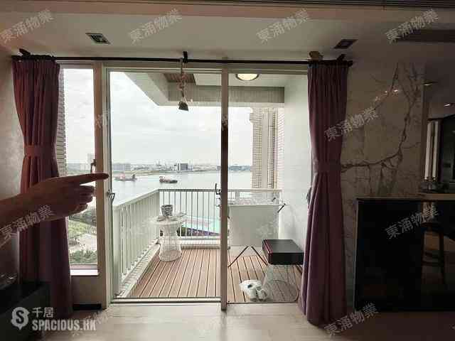 Tung Chung - Coastal Skyline Phase 4 Le Bleu Deux Block 3 01