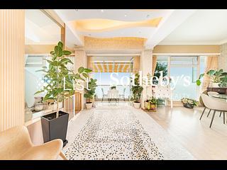 Pok Fu Lam - Villas Sorrento 06