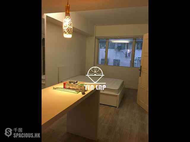 Central - 48, Gage Street 01