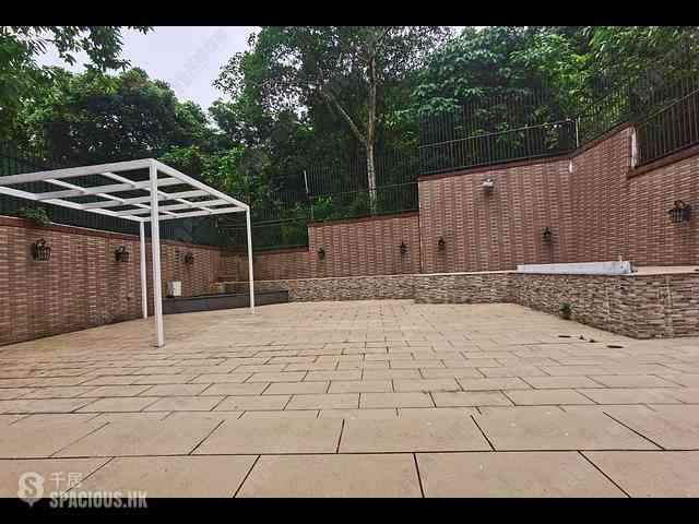 Tai Po Kau - Villa Castell House Block 37 01