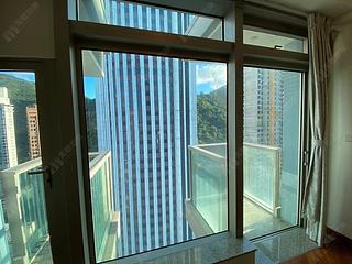 Wan Chai - The Avenue Phase 2 03