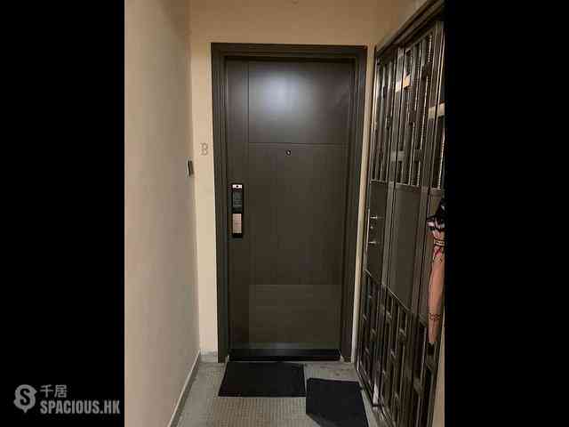 Wan Chai - Chin Hung Building 01