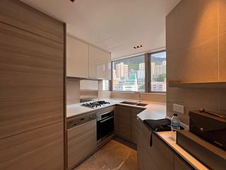 Sai Ying Pun - The Summa Block 2 08