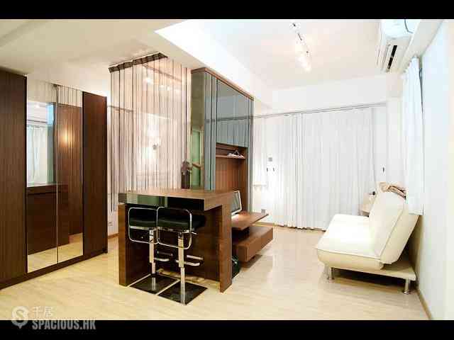 Poho - 15-19, Square Street 01