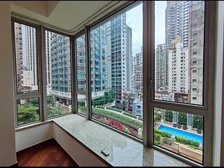 Wan Chai - The Avenue Phase 2 05