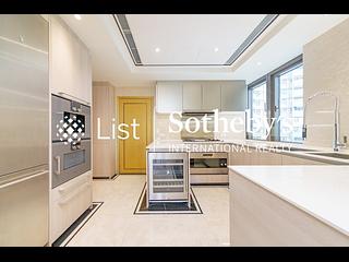 Mid Levels Central - 3, MacDonnell Road 18