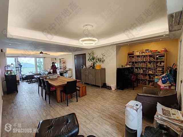 Pok Fu Lam - Baguio Villa Block 44 01