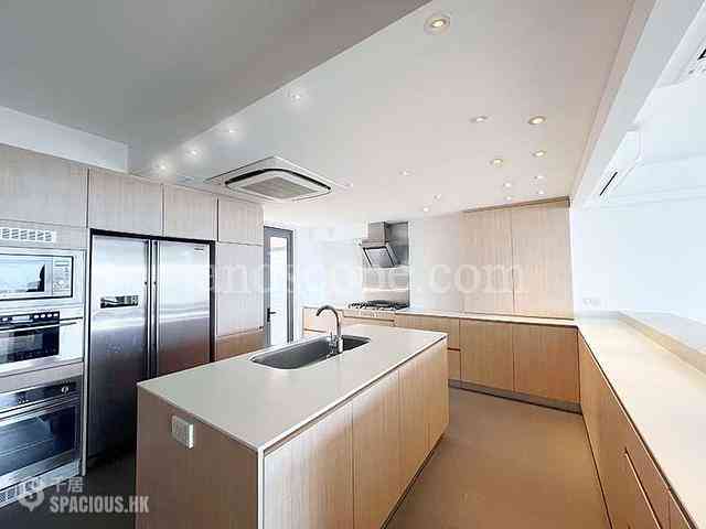 Chung Hom Kok - Pinewaver Villas 12