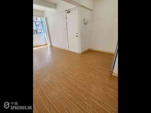 Sai Ying Pun - 15, High Street 01