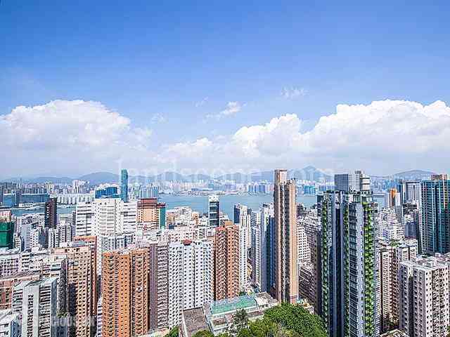 Braemar Hill - Sky Scraper 02