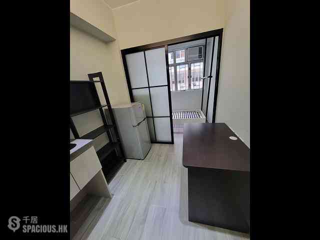 Sai Ying Pun - 32, Centre Street 01