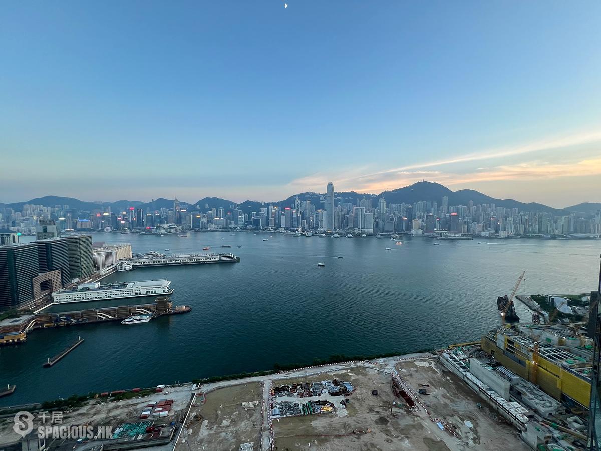 West Kowloon - The Arch 01