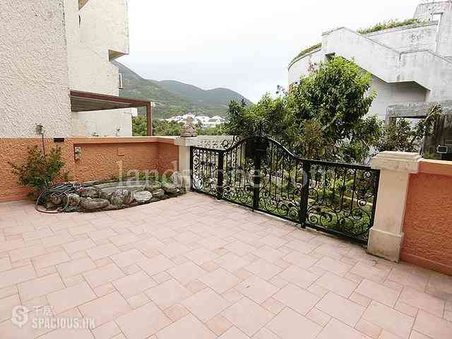 Chung Hom Kok - Ventura Villa 03