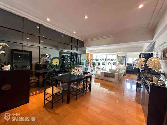 Mid Levels Central - Grand House 01