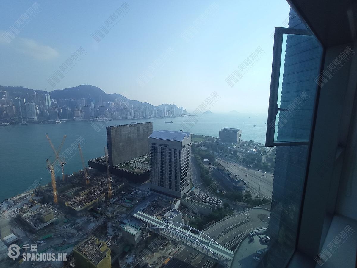 West Kowloon - The Harbourside Block 3 01