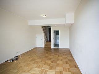 Chung Hom Kok - 30, Cape Road 03