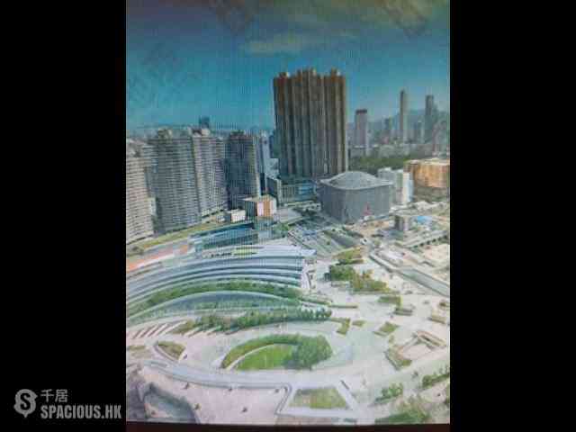 West Kowloon - The Arch Star Tower (Block 2) 01