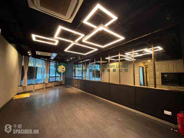 Sheung Wan - Wui Tat Centre 01
