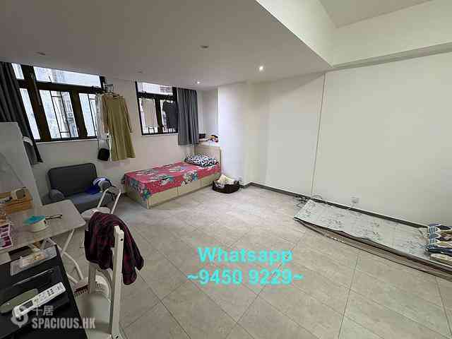 Sheung Wan - 240, Queen's Road Central 01