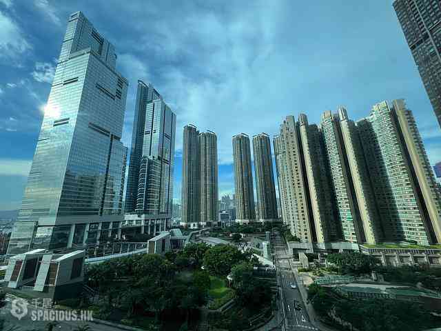 West Kowloon - The Harbourside 01