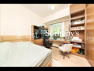 Pok Fu Lam - Villas Sorrento 15