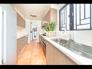 Mid Levels East - Bowen Place 16