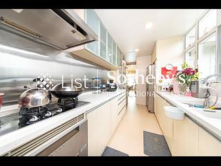 Pok Fu Lam - Villas Sorrento 20