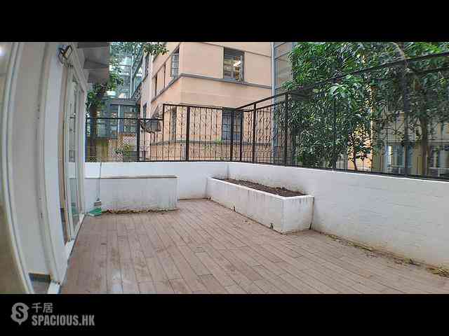 Sai Ying Pun - 1E, High Street 01