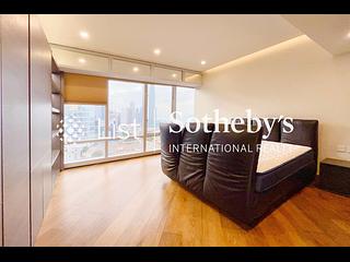 Wan Chai - Convention Plaza Apartments 05