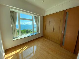 Pok Fu Lam - Villas Sorrento 17