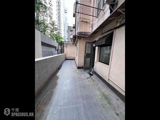 Sai Ying Pun - Bank Building 01