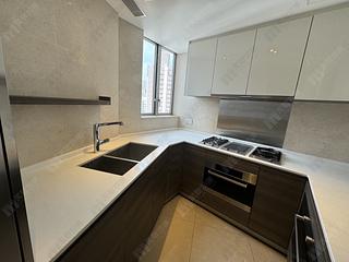 Sai Ying Pun - The Summa Block 1 12