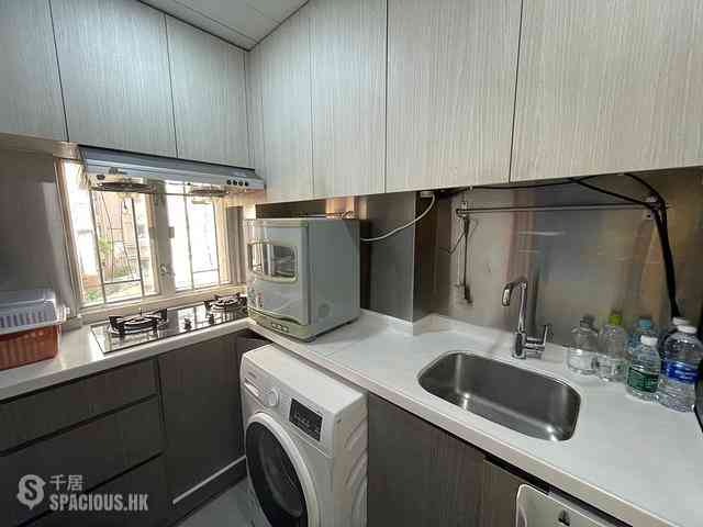 Sai Ying Pun - 81-85, High Street 01