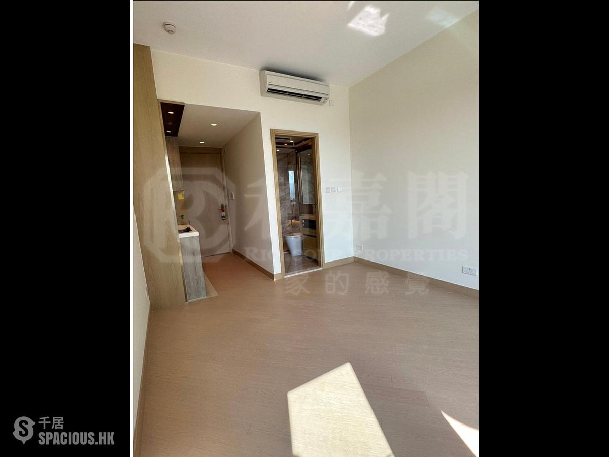 Cheung Sha Wan - Grand Victoria Phase 2 Grand Victoria II Block 3 (Block 3B) 01